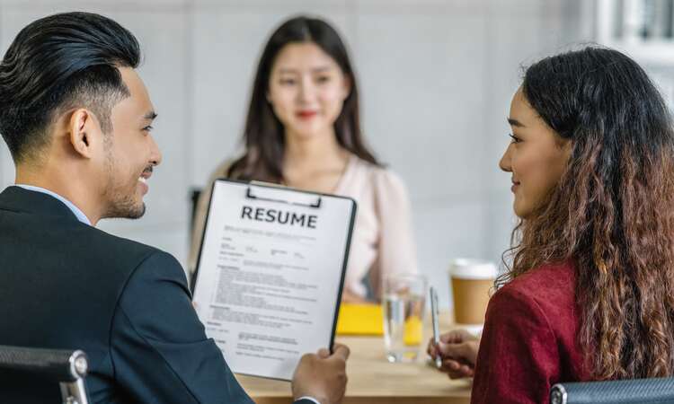 Young Asian Woman Graduate Interviewing With Two Manager When Discuss Min